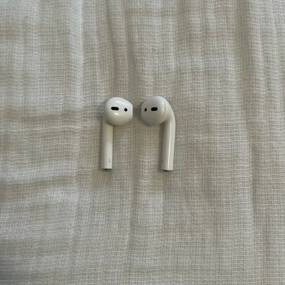 Apple White AirPods - Picture 4 of 4